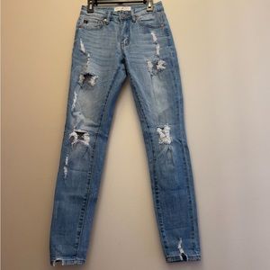 KanCan ripped skinny jeans. Size 0/23